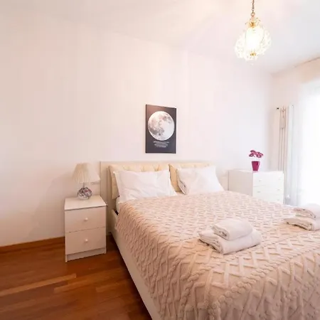 I-host Flat - Adamello 8 شقة *