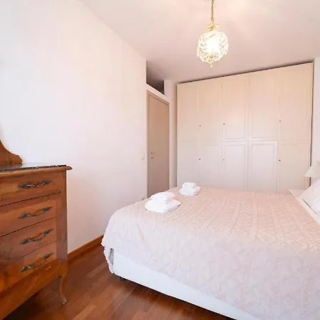I-host Flat - Adamello 8 شقة ميلان
